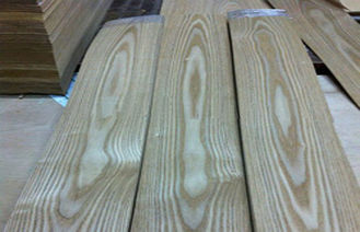 Cara de suelo de madera de la chapa de la ceniza amarilla, revestimiento de madera de madera de la chapa natural