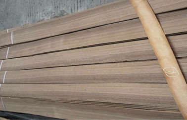 Hoja de chapa de madera de la nuez natural para los gabinetes, grueso de 0.5m m