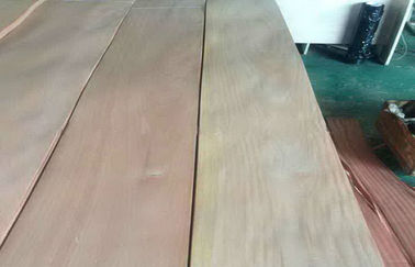 Okoume natural rosado cortó la chapa de la madera contrachapada del corte con el grueso de 0.5m m