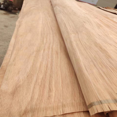 Hoja de chapa rotatoria de madera natural del corte PQ con 0.15-0.3m m para la madera contrachapada