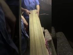 Carpintería de teca de corte de cuarto