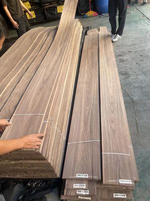 Hoja de carilla de corte de corona de nuez negra natural estadounidense / corte plano para madera contrachapada