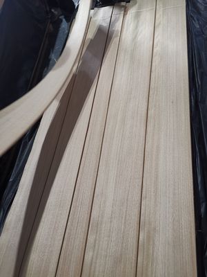 Personalizar el espesor Veneer de roble rojo ideal para soluciones de suelo de madera natural