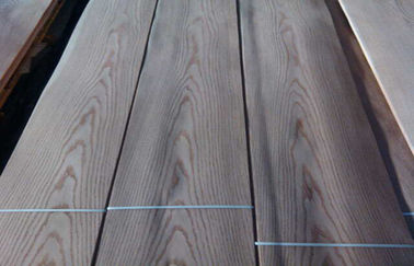 El plano de las hojas de chapa de la madera contrachapada de madera de roble cortó/chapea la hoja de madera