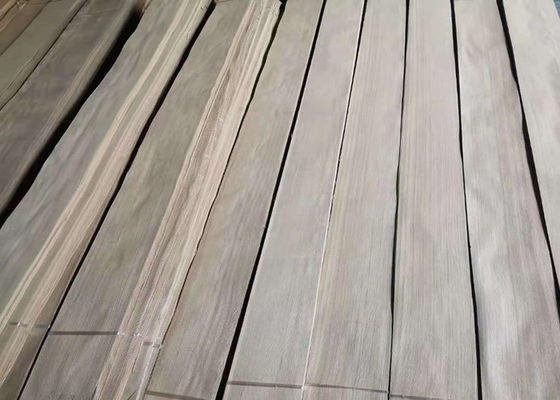 Rusia natural Ash Wood Veneer Plywood Crown blanco cortó para los muebles