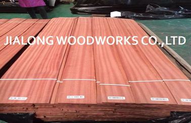 Hojas de madera cortadas naturales de la madera contrachapada de la chapa de Sapele del grano recto