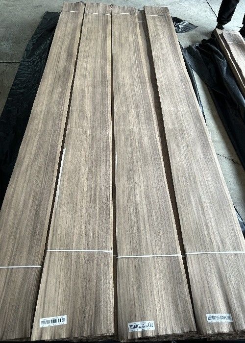 Hoja de chapa de chapa natural de nuez americana con un grosor de 0,2 mm para madera contrachapada