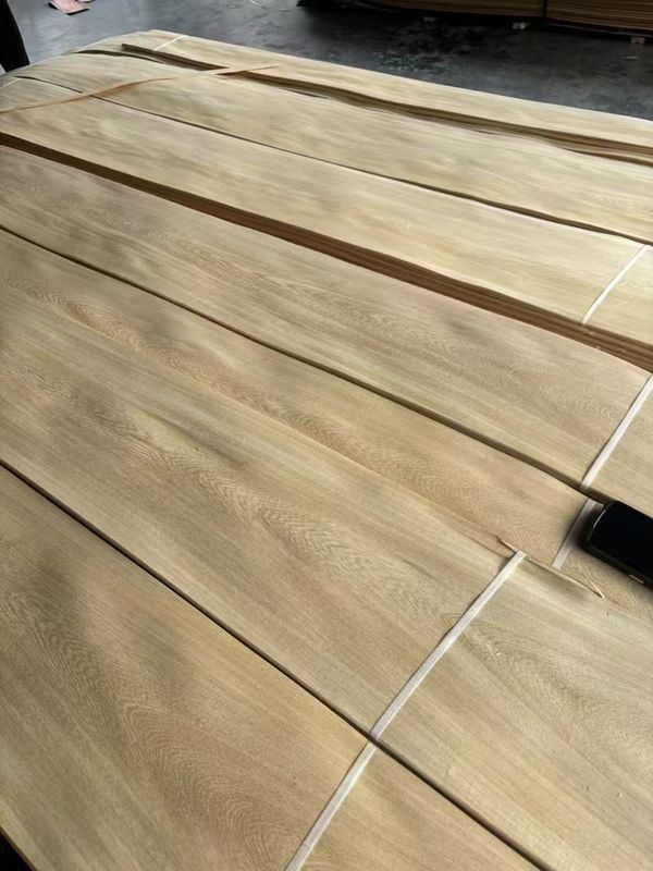 High Quality Eyong Crown Cut / Plain Cut Veneer para decoración de hoteles